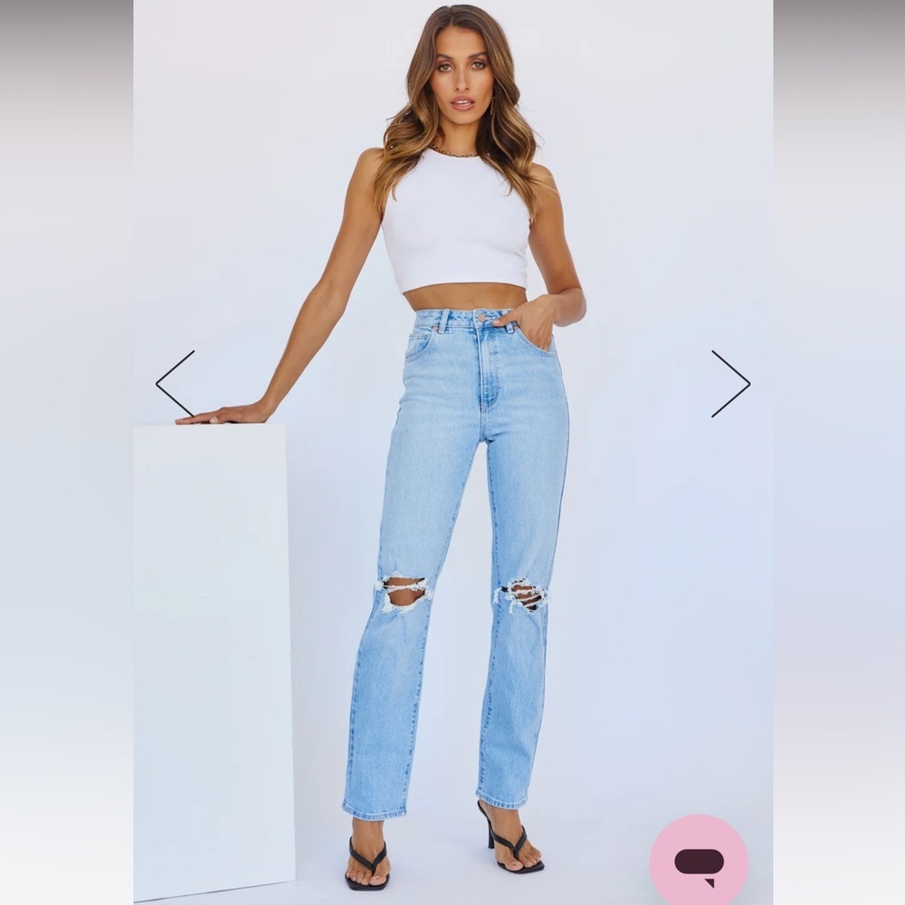 ABRAND A 94 HIGH STRAIGHT GINA RIP JEANS - Size 32 - Spot on top right leg